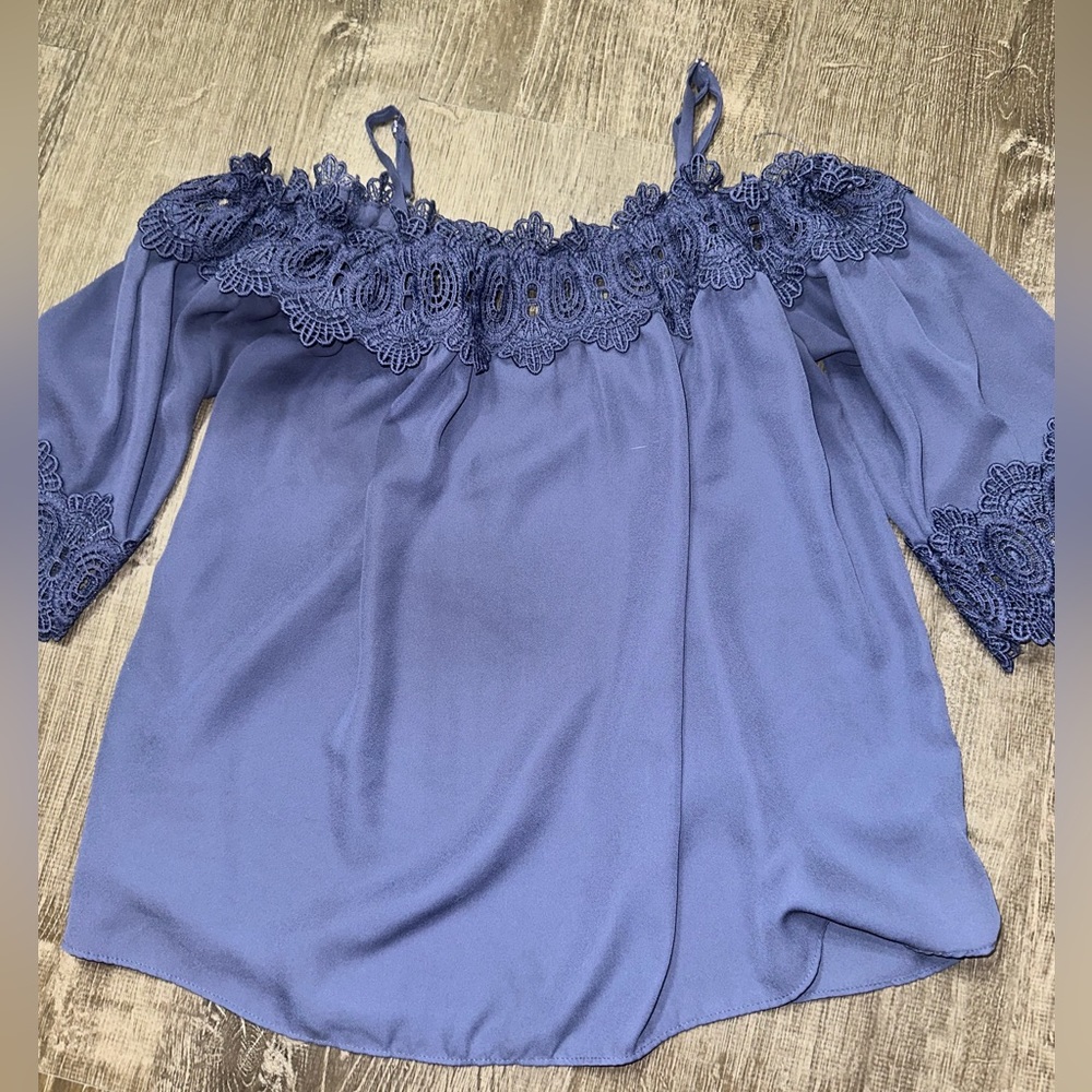 By & By Blouse Blue Of The Shoulder Size Small